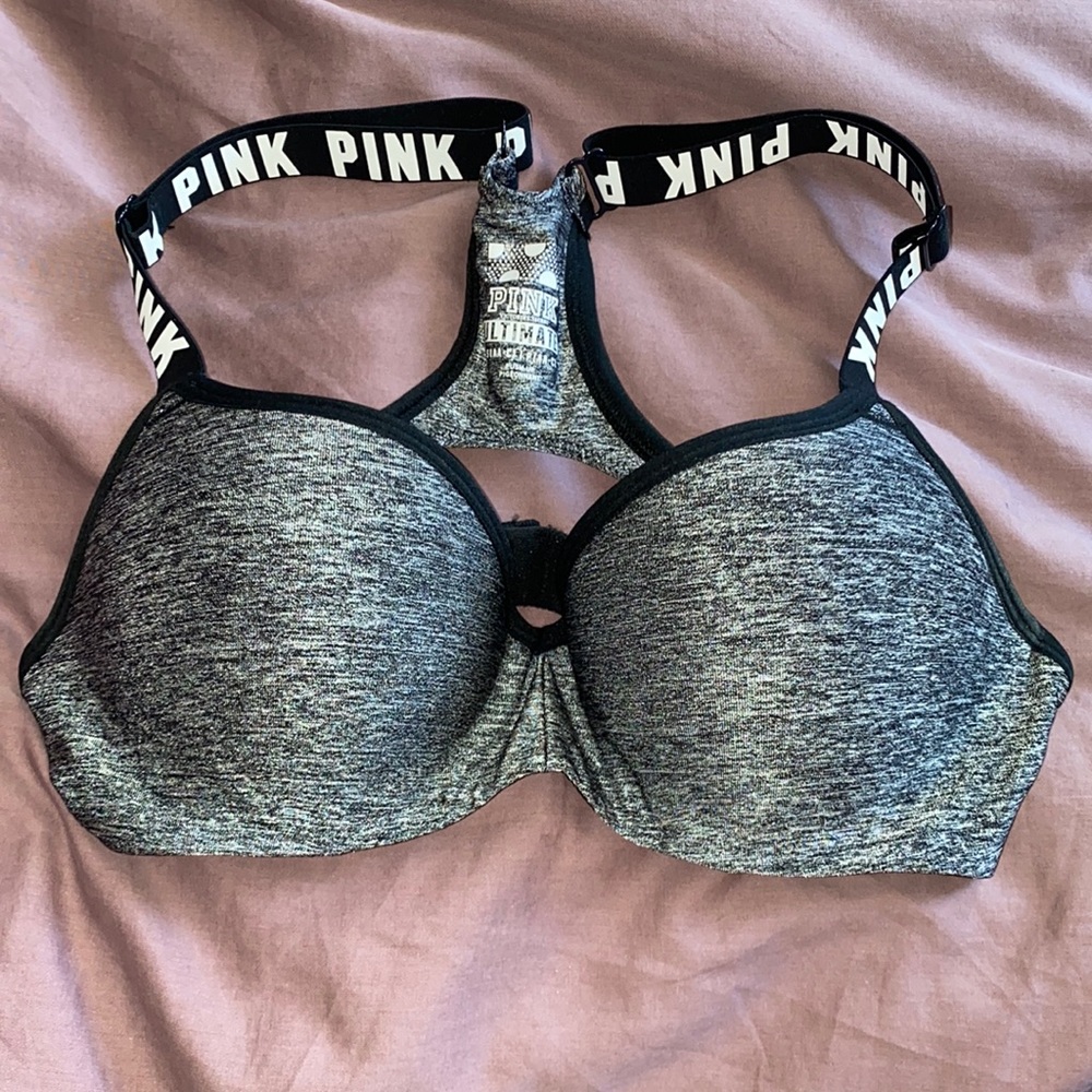 VS sport bra. NWT. Size S